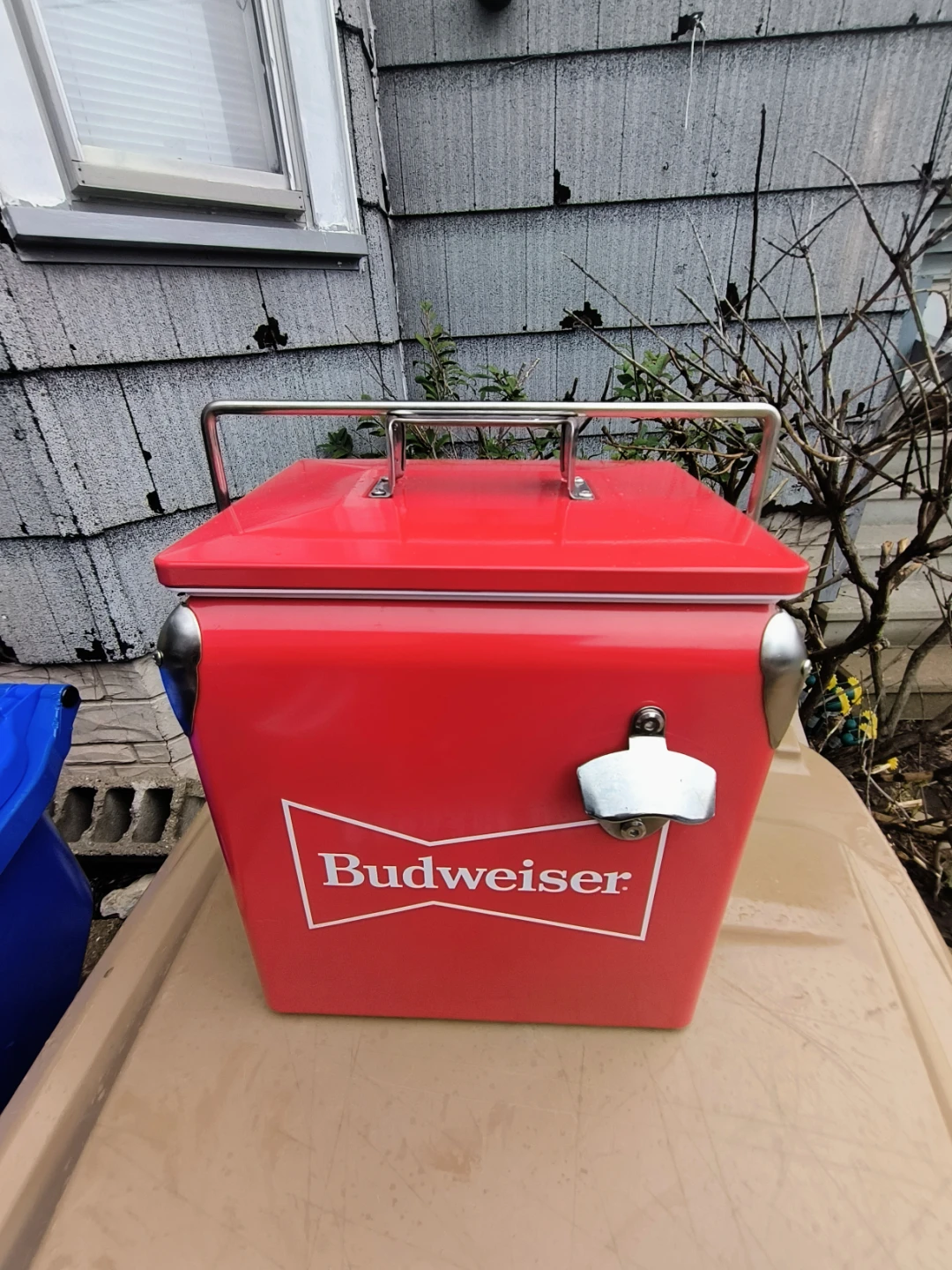 Budweiser Metal cooler Hold 22 cans