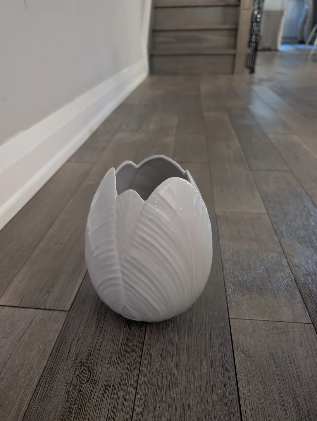 White Tulip Shaped Ceramic Vase - flowers included if wanted - photo 3