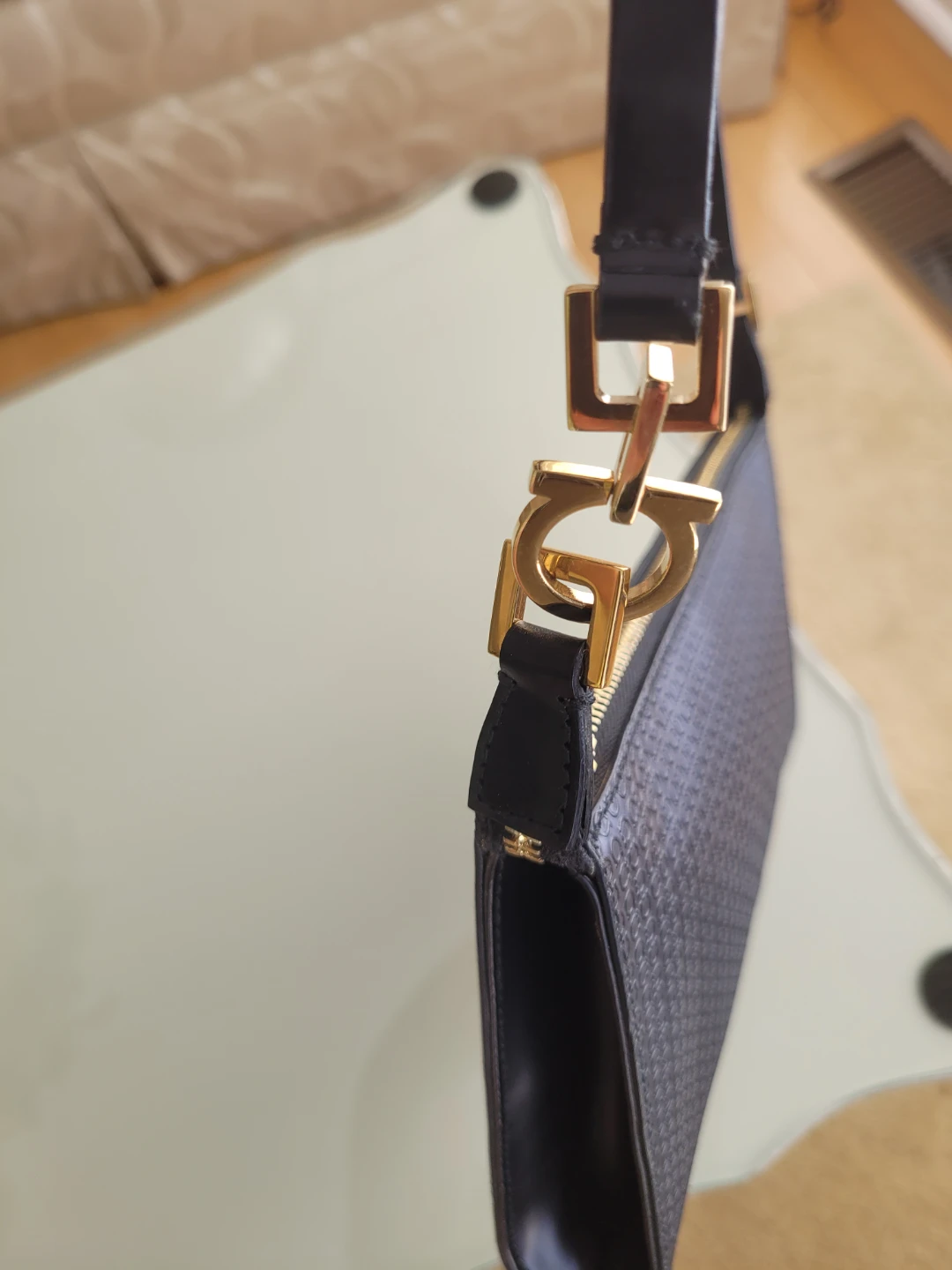 Vtg Salvatore Ferragamo  Shoulder Pochette - photo 2