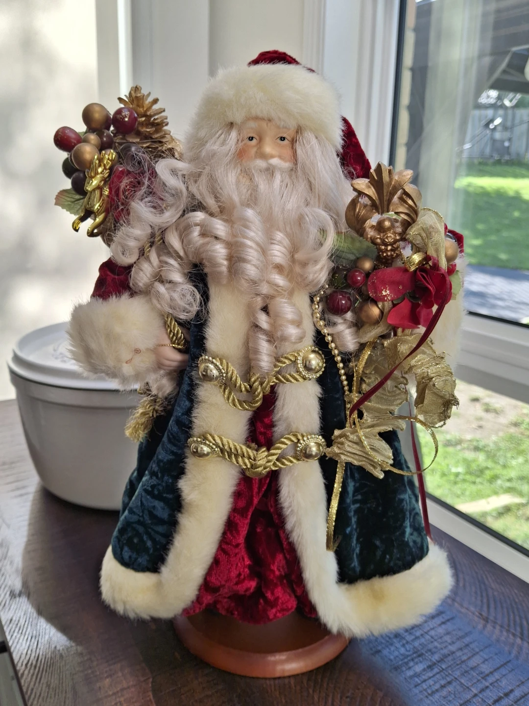 16" Santa