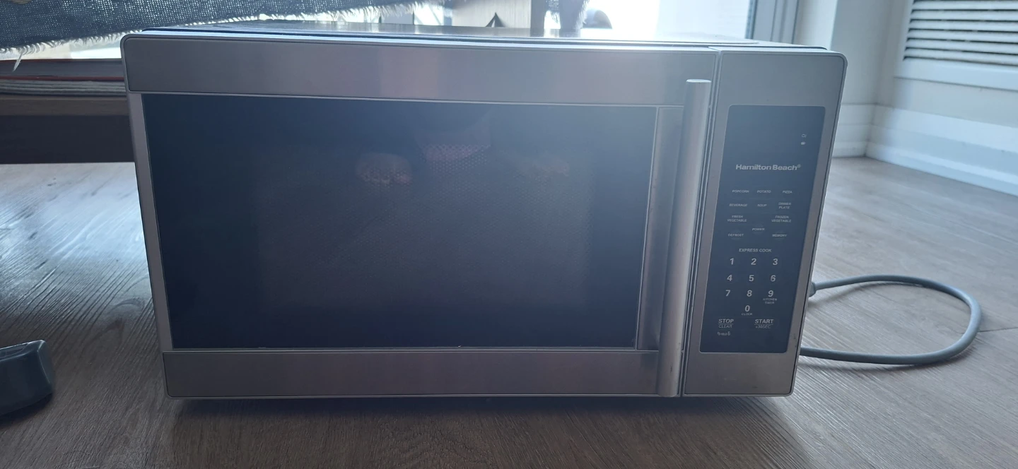 Hamilton Beach Microwave EM720CPN-S - photo 2