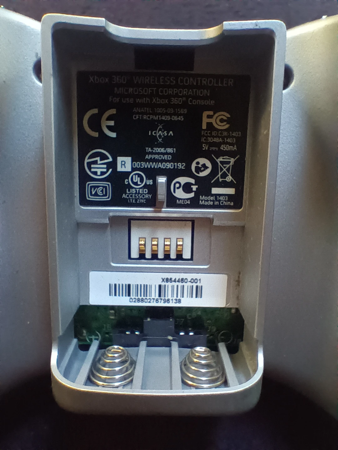 Microsoft Xbox 360 wireless controller with battery. - photo 3