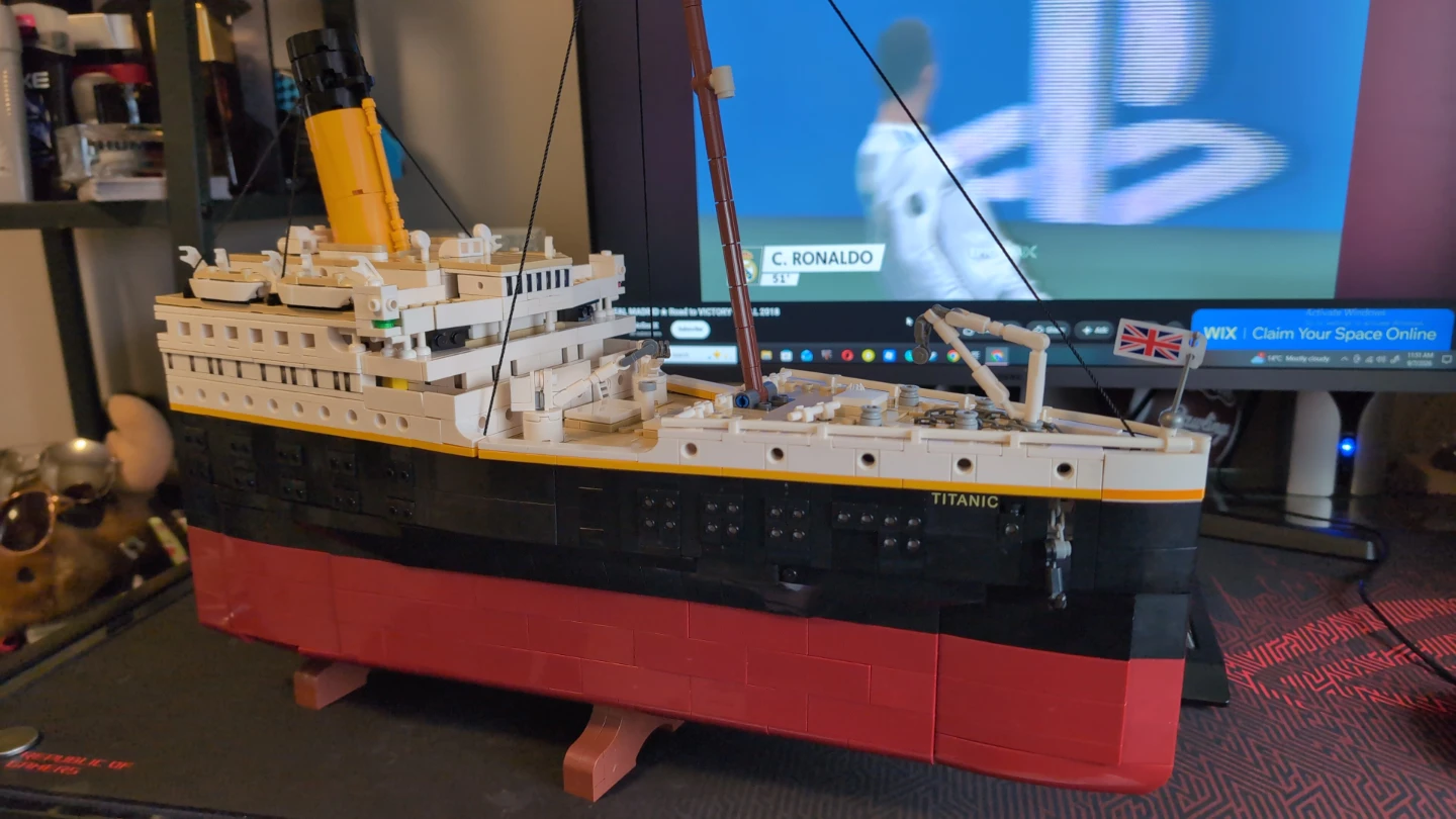 Lego-compatible Titanic - photo 3