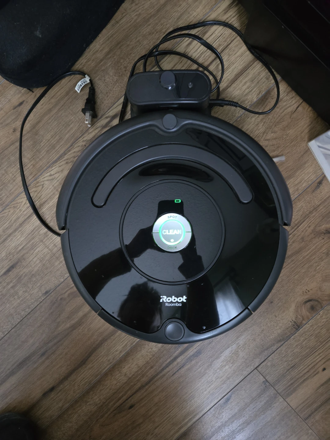 iRobot Roomba Vacuum - photo 2