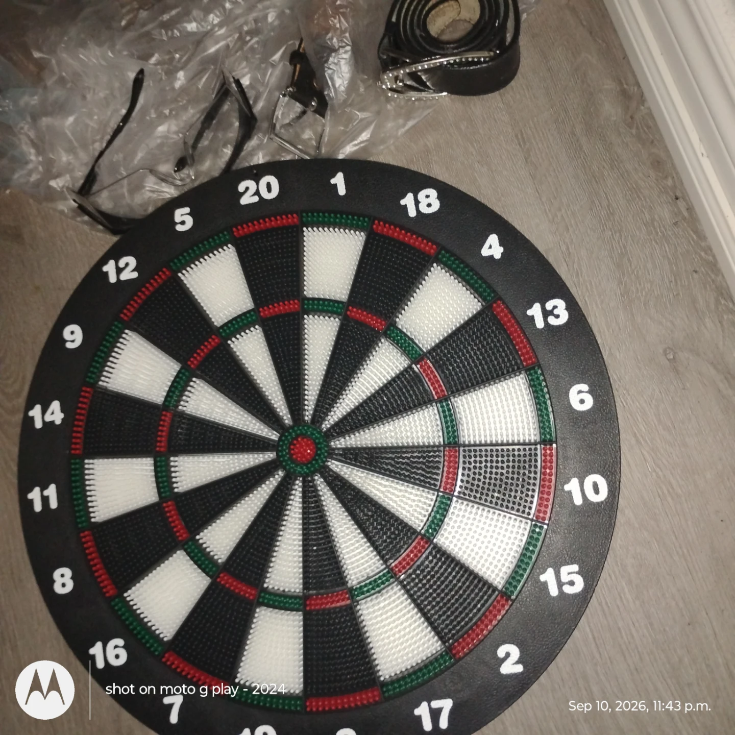 Narwhal Bristle Dartboard and Cabinet