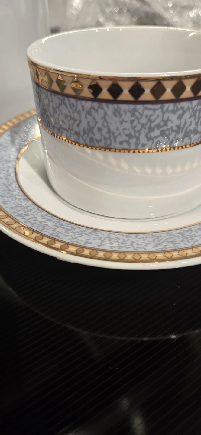 Yamasen Fine Porcelain Tea Set with 24K Gold Detail - photo 3