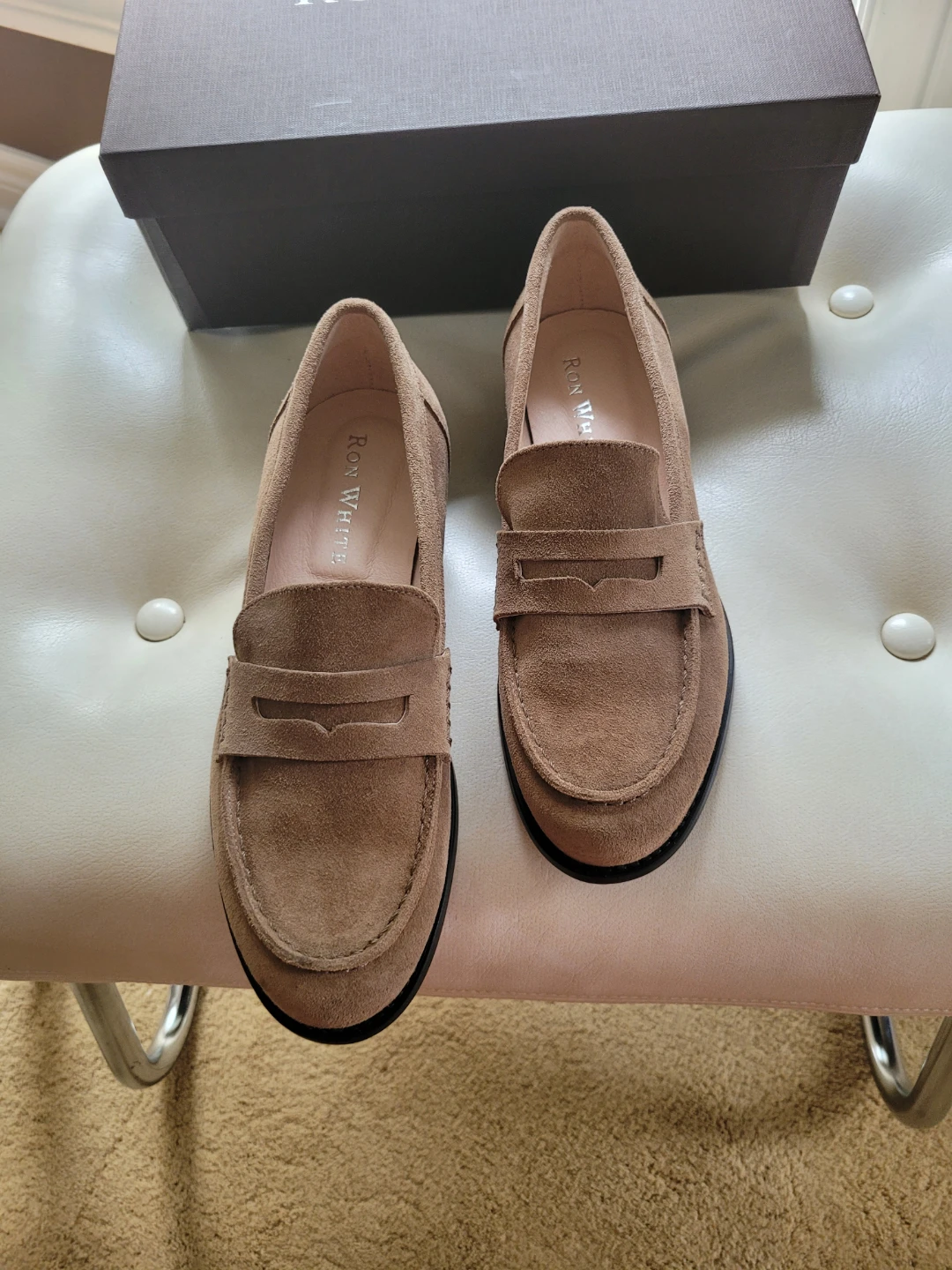 New in Box Ron White Suede Loafers sz 37 - photo 3
