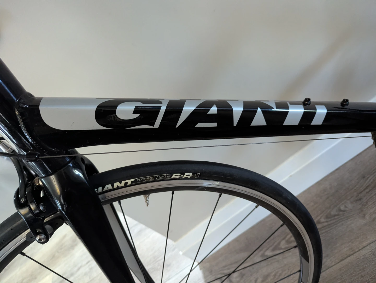 Giant road bike. Like new. Defy 3. XL frame - photo 3