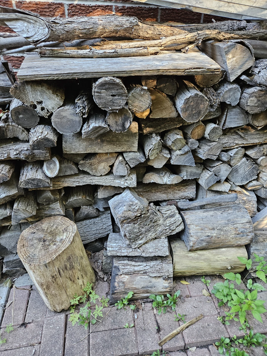 Seasoned Hardwood Firewood