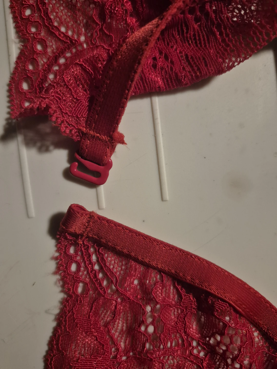 Red Lace Bra - photo 3