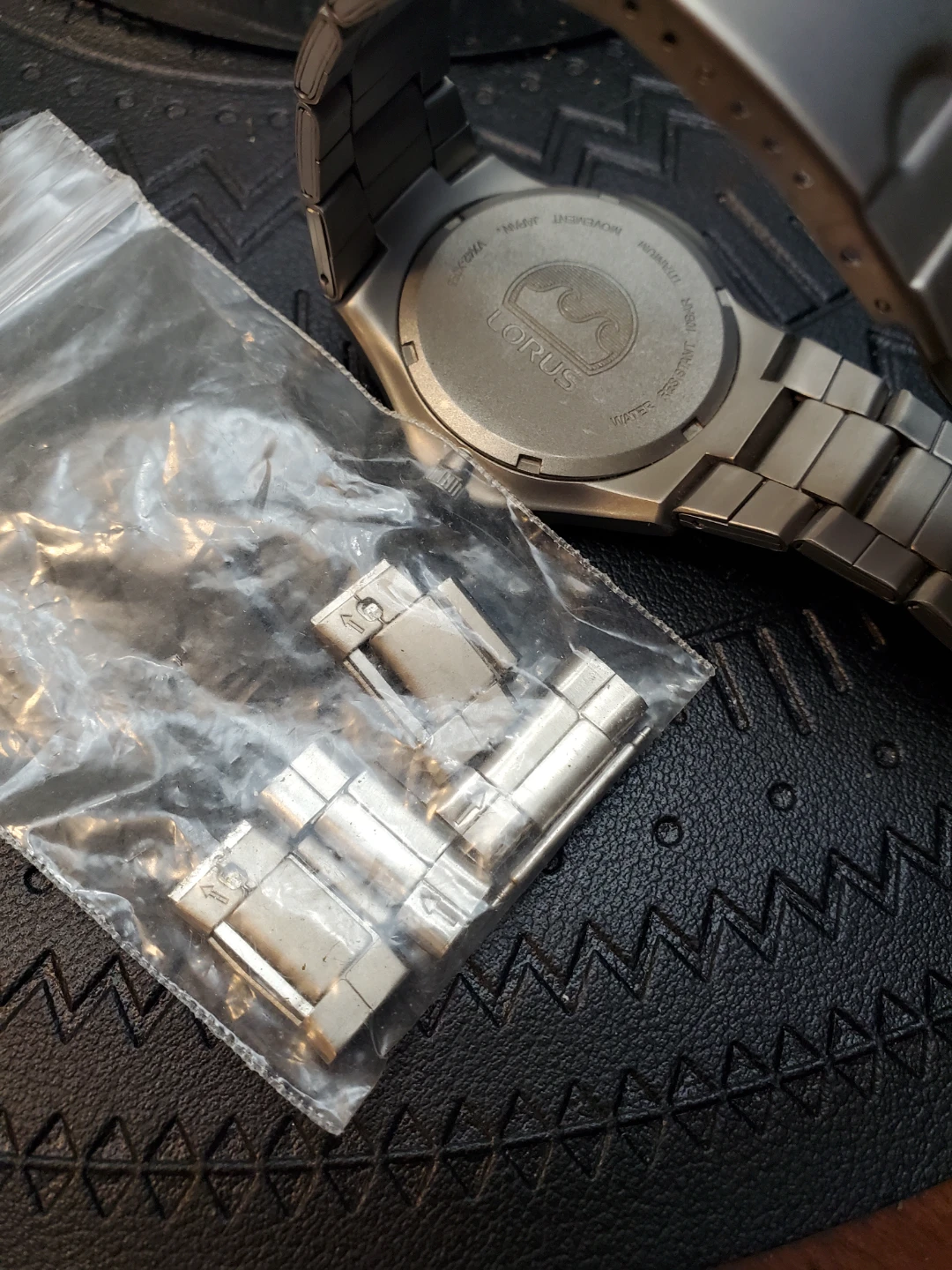 Lorus Sports Titanium Watch - photo 3