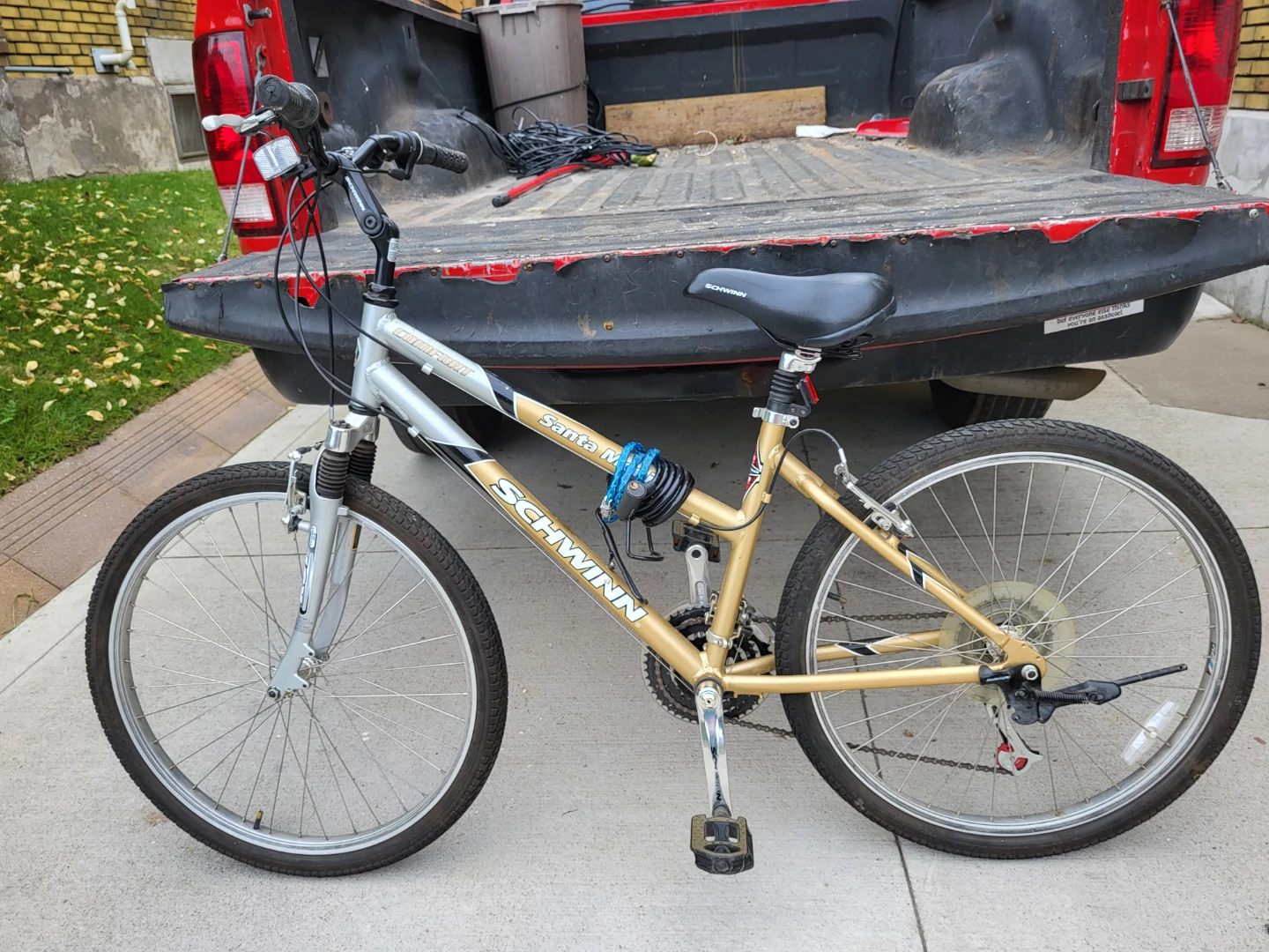 BRAND NEW Schwinn Santa Monica Comfort Bike