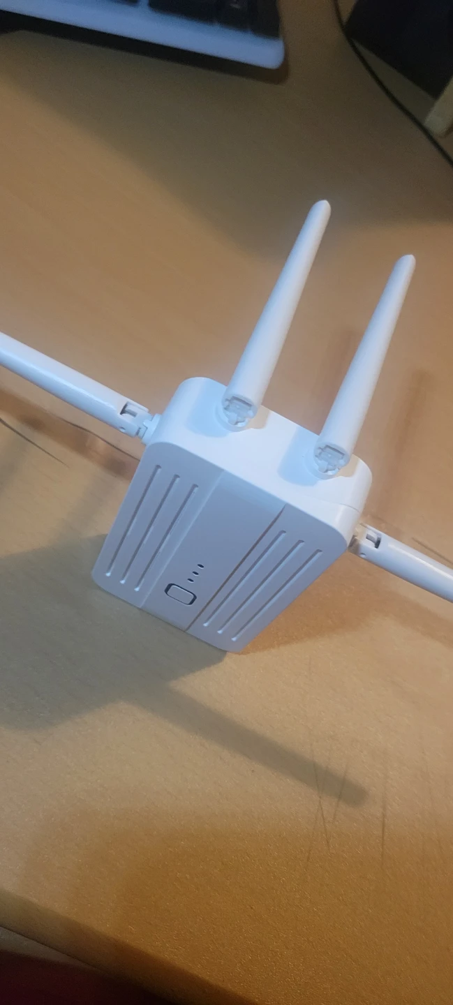 "WiFi Range Extender/Repeater – Complete w/ Box & Manual" - photo 2