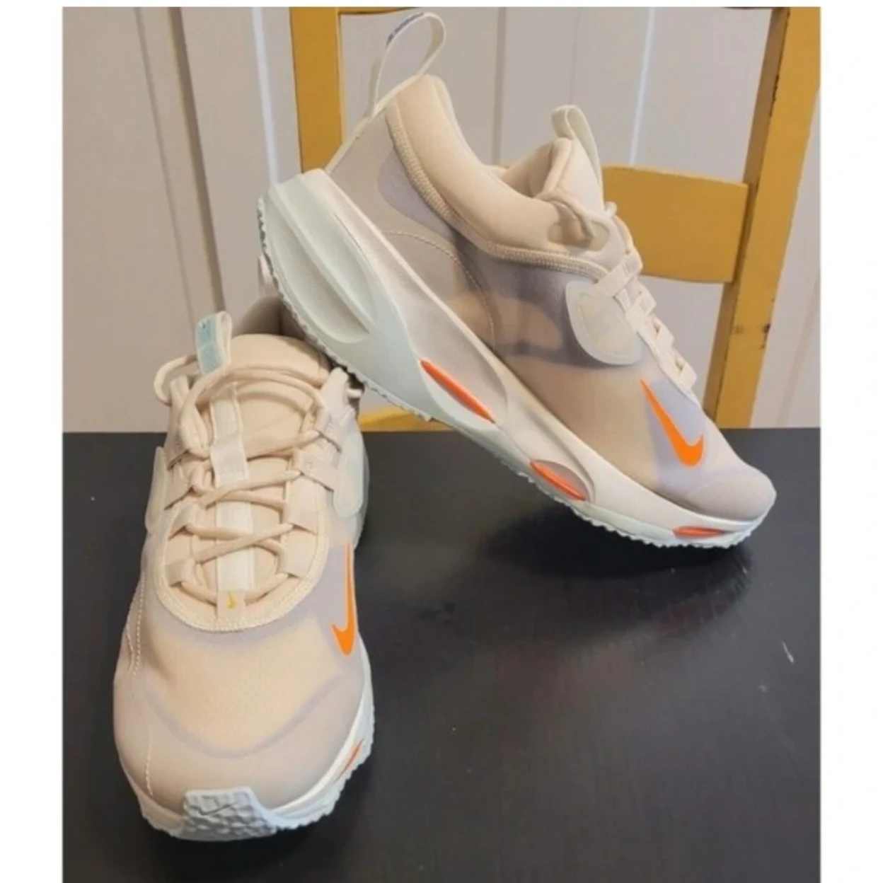 Nike Sneakers in Cream and Orange - photo 4