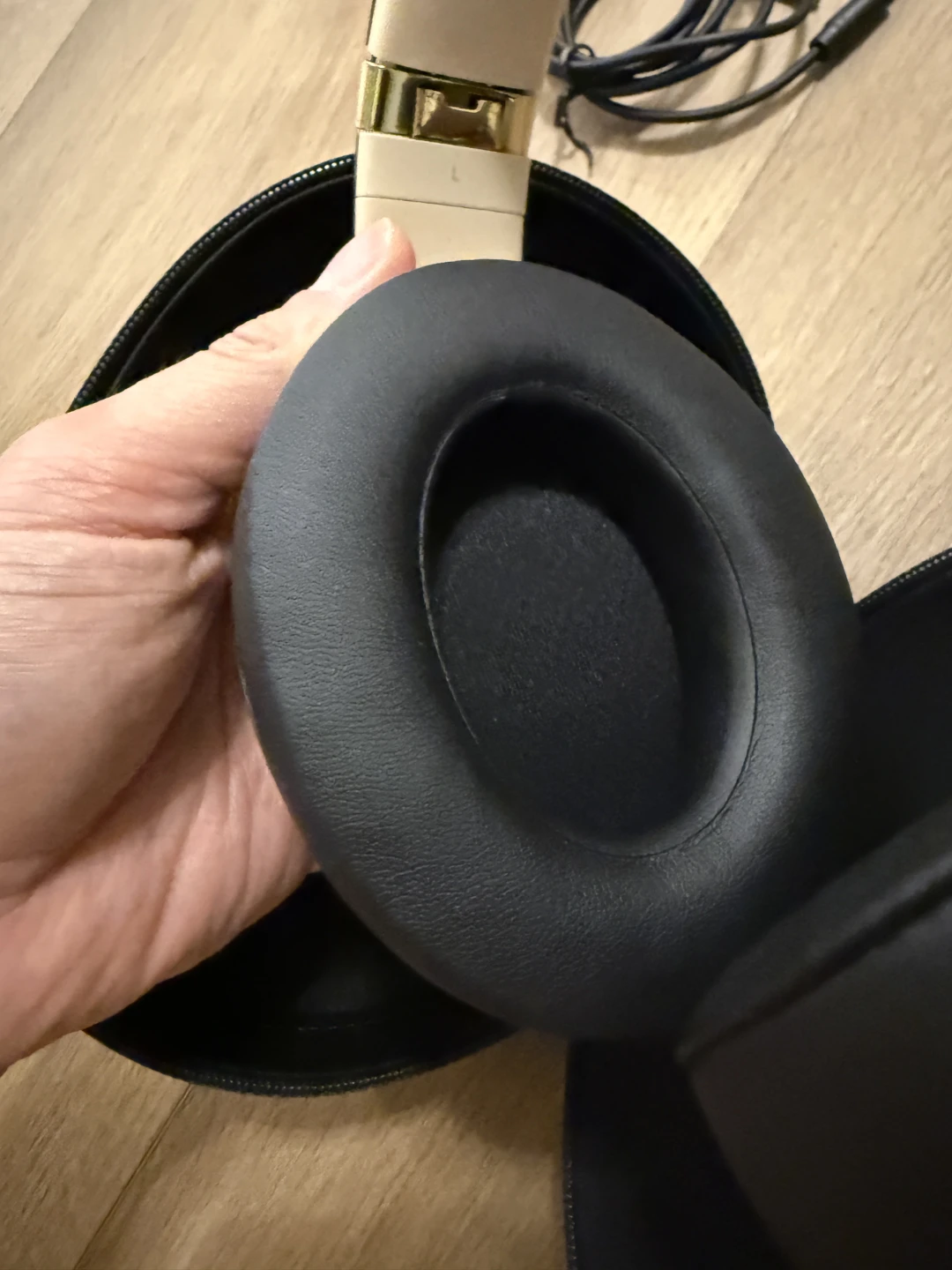 Beats Studio3 Wireless Headphones - photo 2