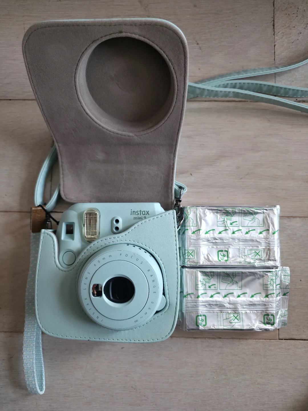 Fujifilm Instax Mini 9 +2 10 packs of film