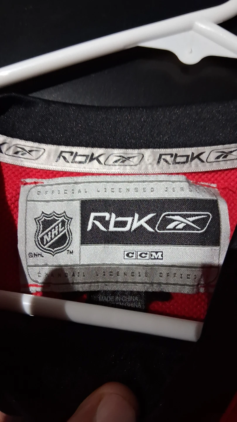 Reebok Calgary Flames Youth Hockey Jersey L/XL - photo 3