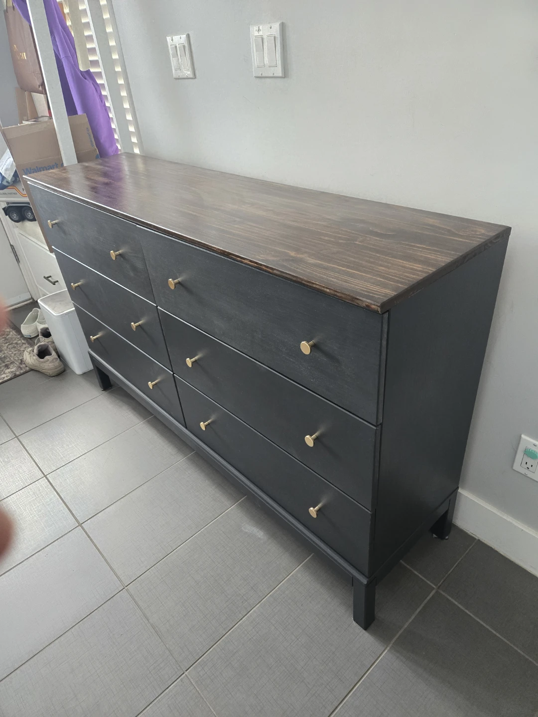 Newly refinished 6 drawer solid wood dresser - photo 4