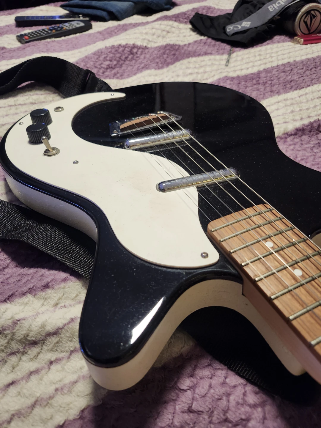 Danelectro Electric Guitar - photo 3