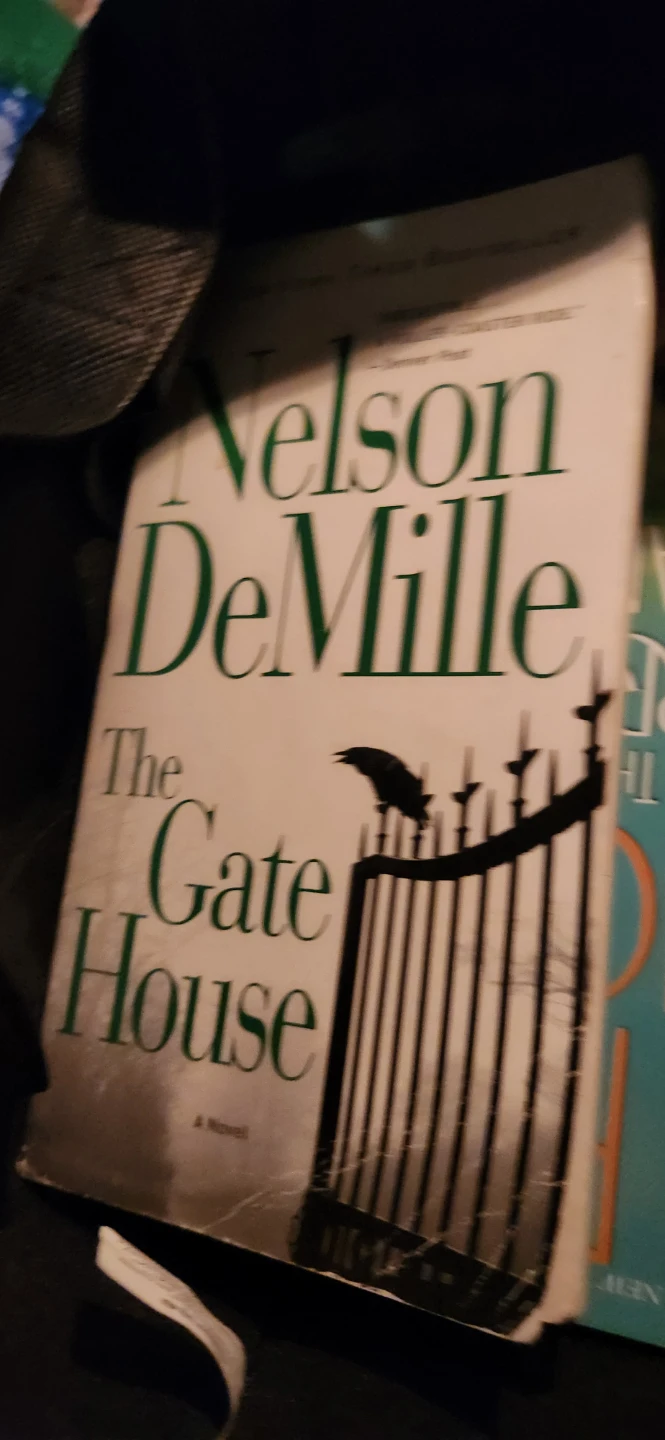 The Gate House by Nelson DeMille🏈