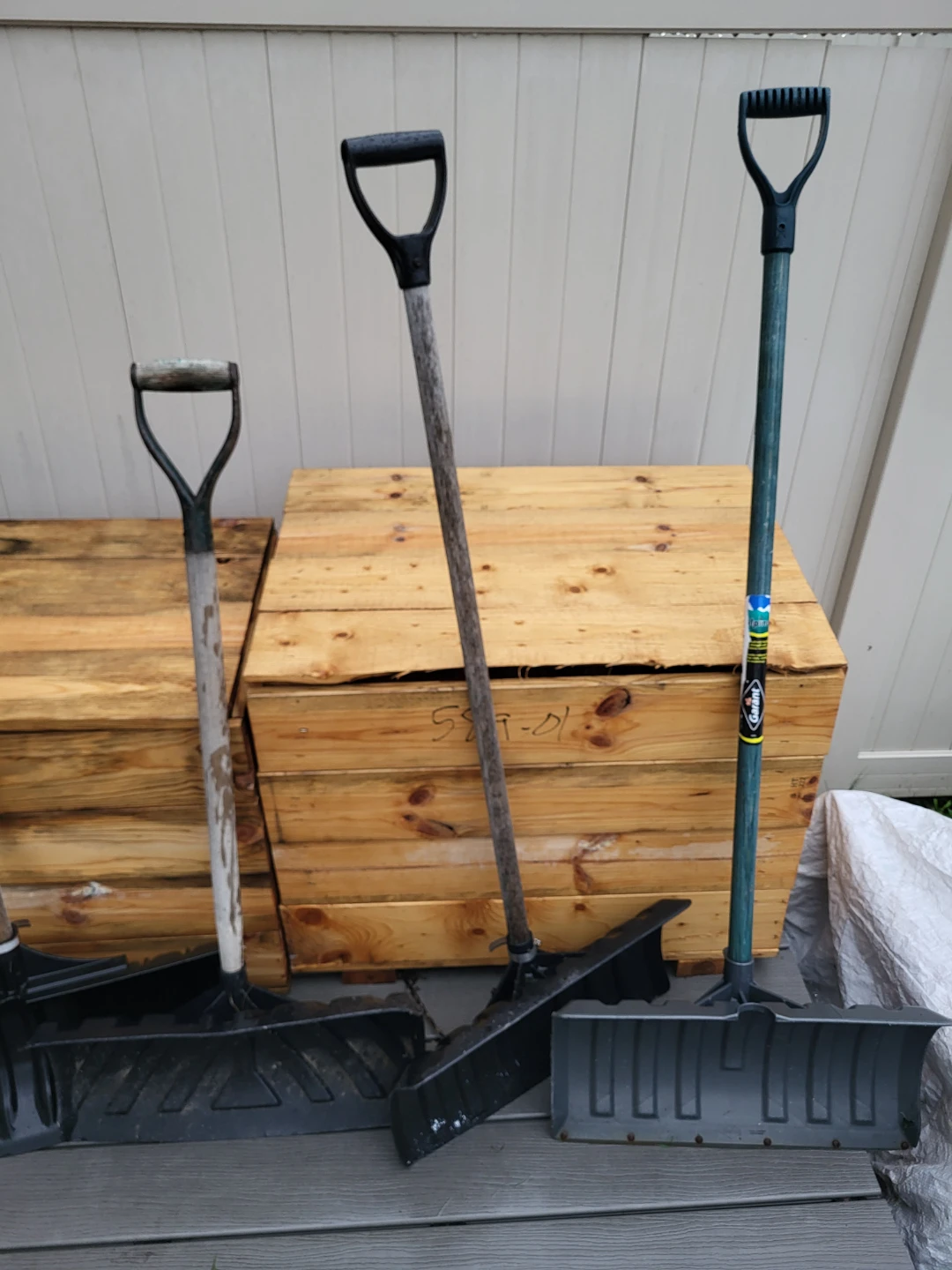 Winter Snow Shovels and Pushers - photo 3