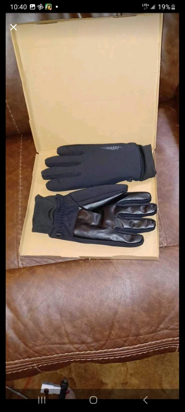 Black winter gloves