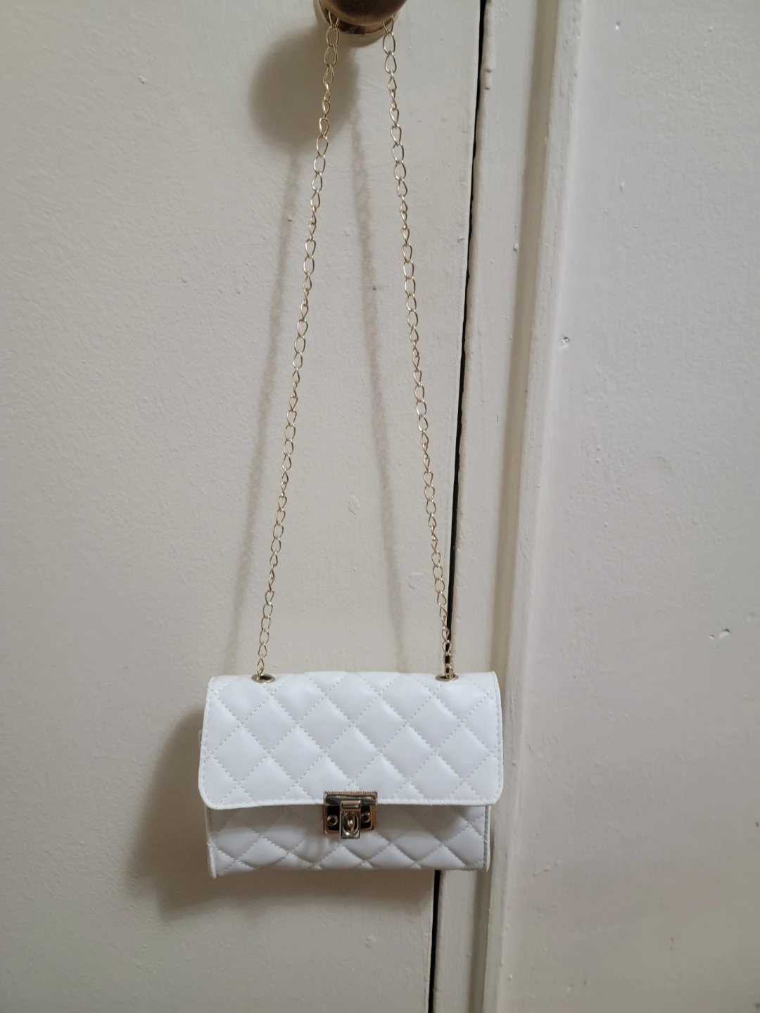 White Quilted Chain Crossbody Bag - photo 2
