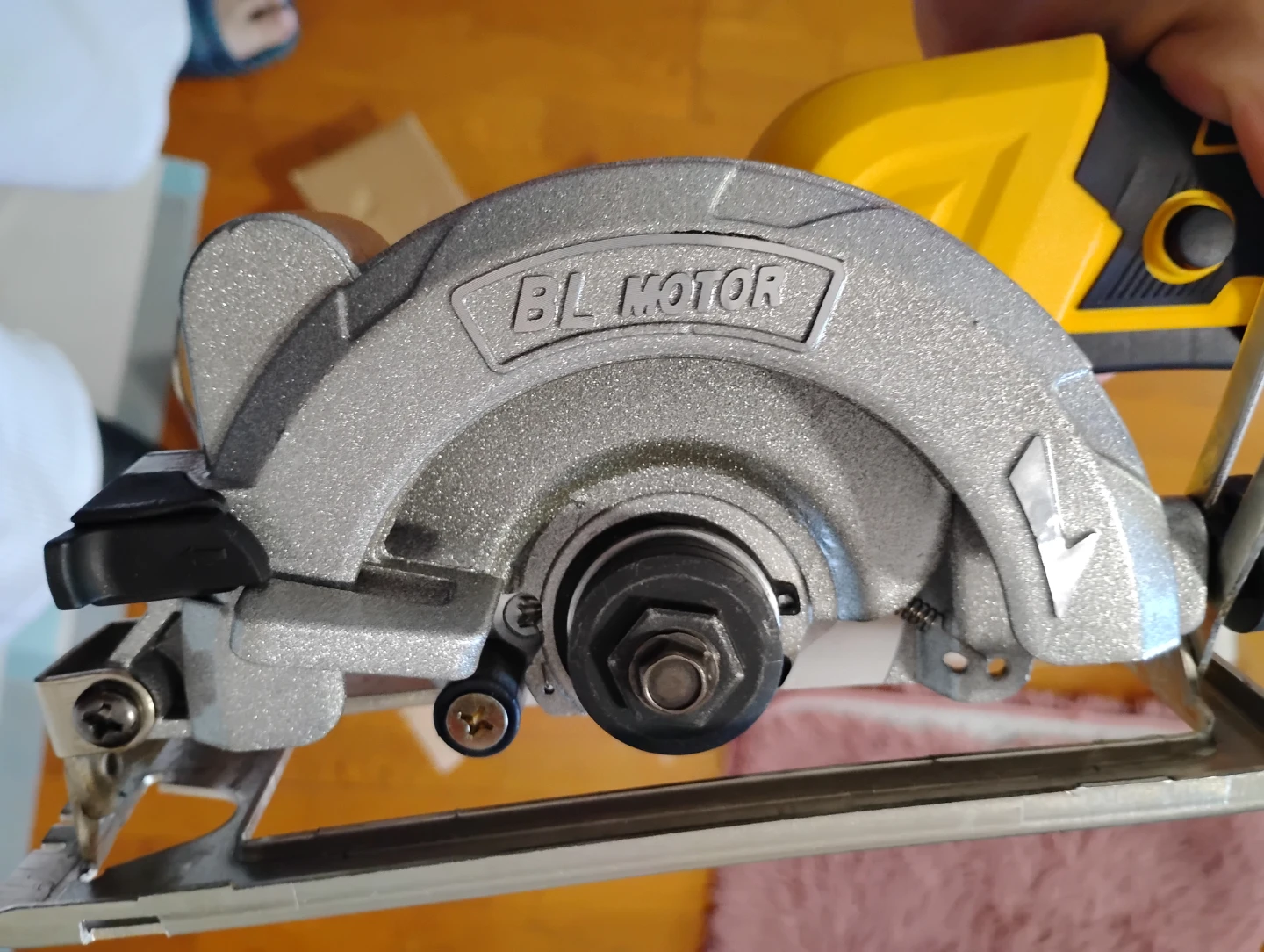 Lithium+ Brushless Single Hand Circular Saw - photo 3