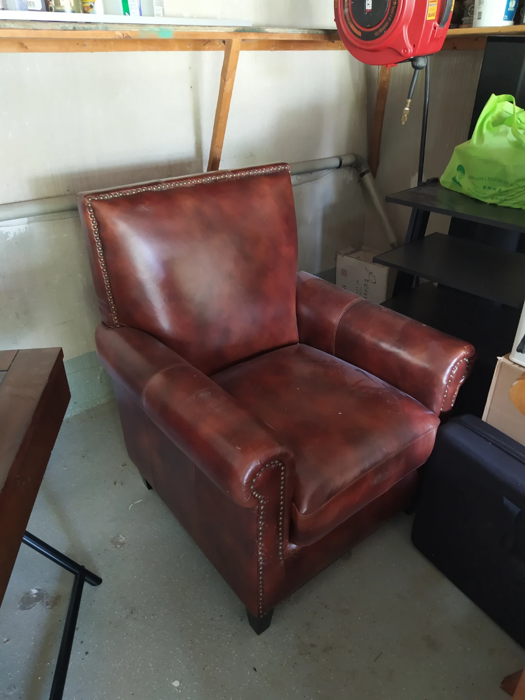 Classic Brown Leather Armchair - photo 2