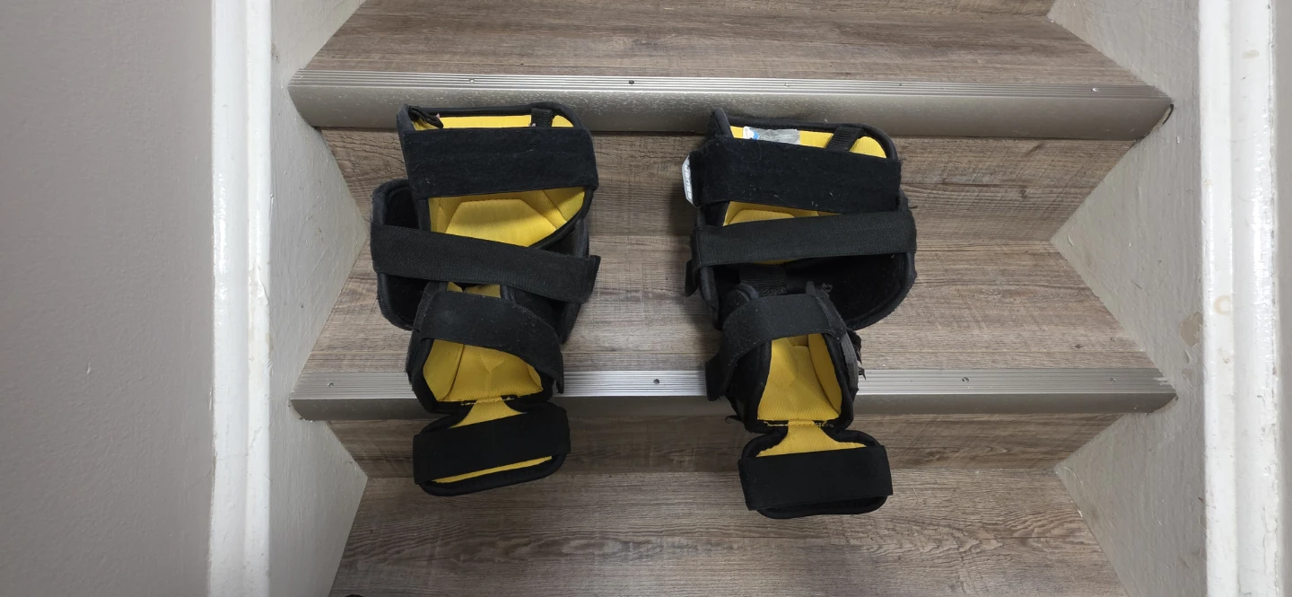 Bauer Supreme Max 3023 Hockey Shin Guards - photo 2