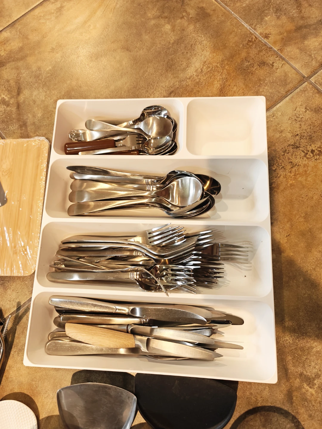 Large Kitchen Utensil & Cutlery Lot with Organizer Tray - photo 2