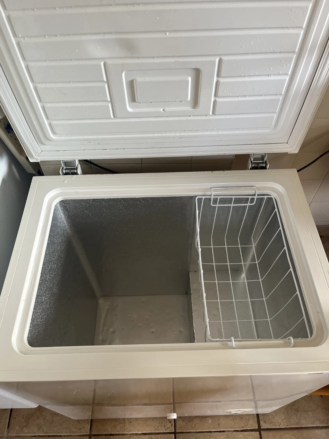 Kenmore Chest Freezer / Deep Freezer with Storage Basket - photo 3
