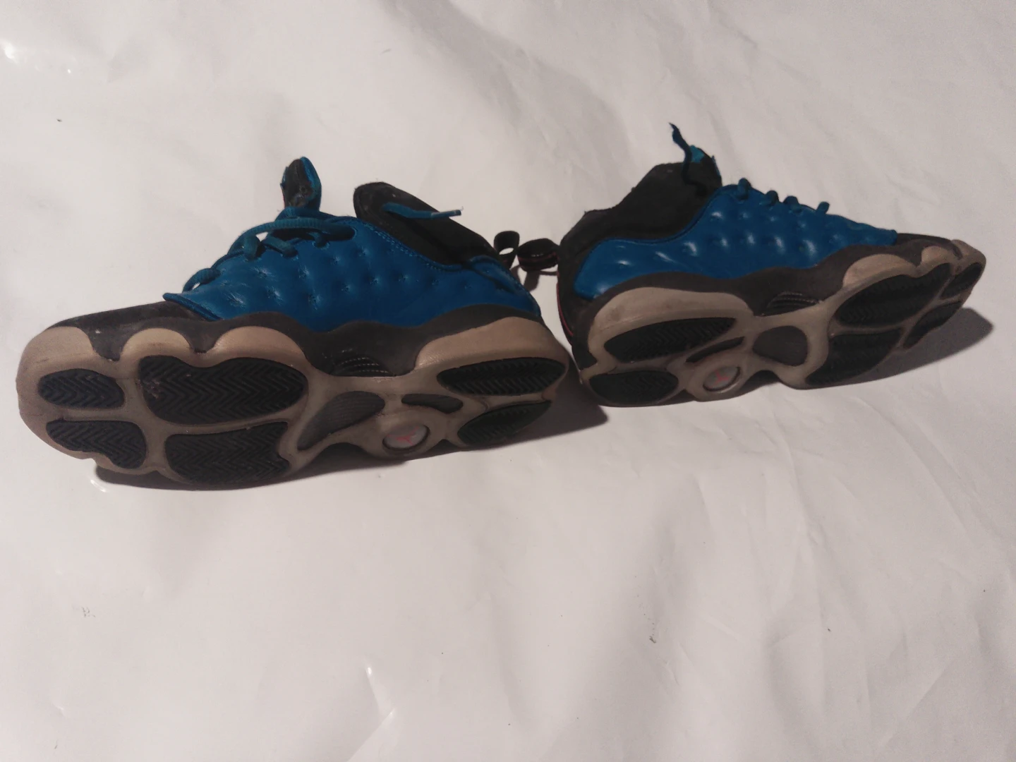 Jordan Basketball Shoes size 6y - photo 3