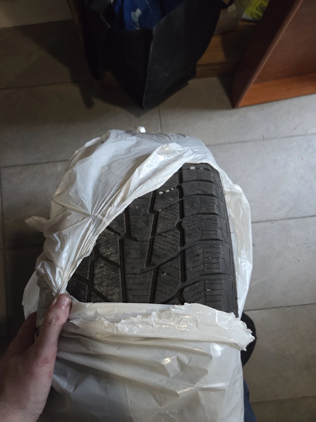 Motomaster Winter Tire 235/60R18 - photo 2
