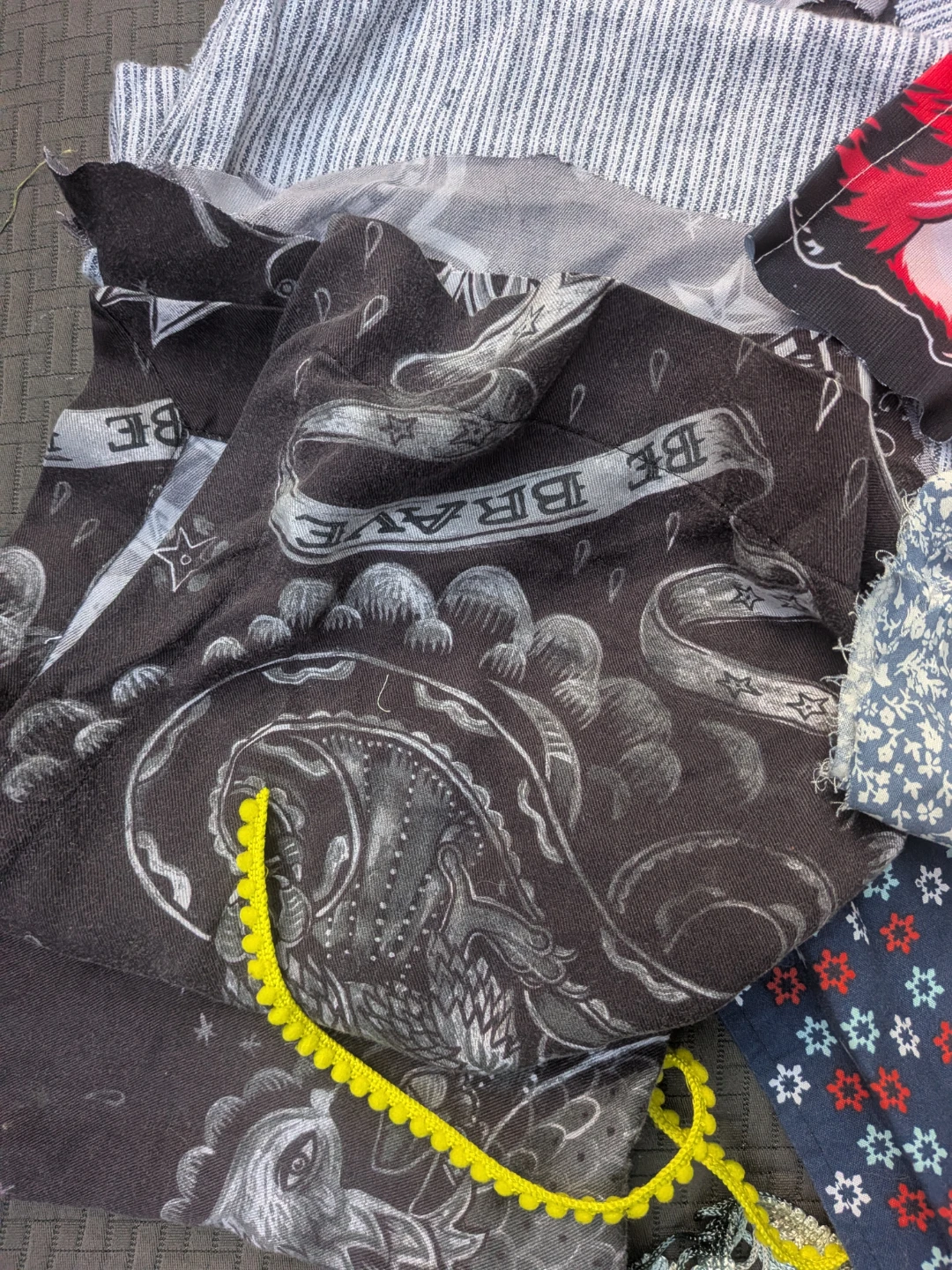 Assor Sewing Fabrics & Lace * read description b4 messaging - photo 4