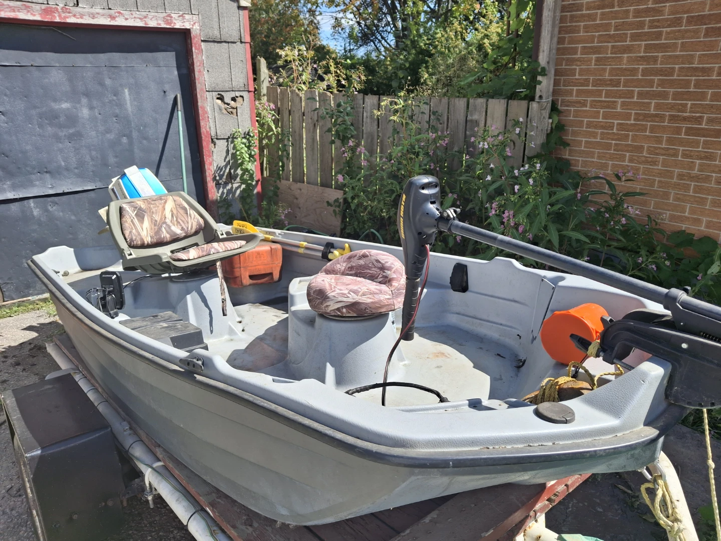 Bass Hound 10.2 Fishing Boat with Trailer and Chrysler Motor - photo 2