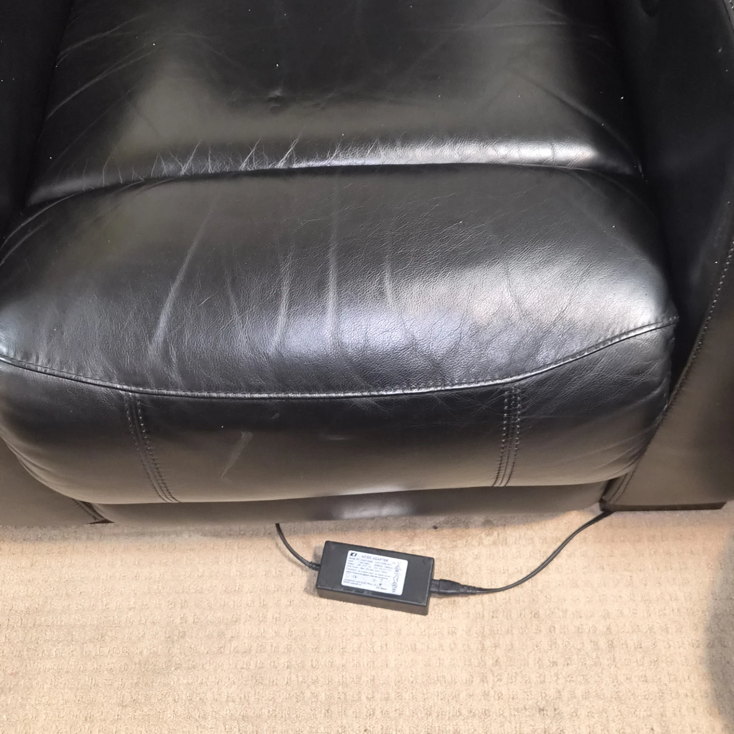 Black recliner - photo 2