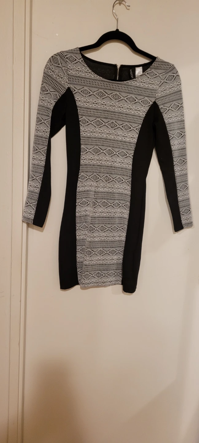 H&M DIVIDED black and white patterned dress
