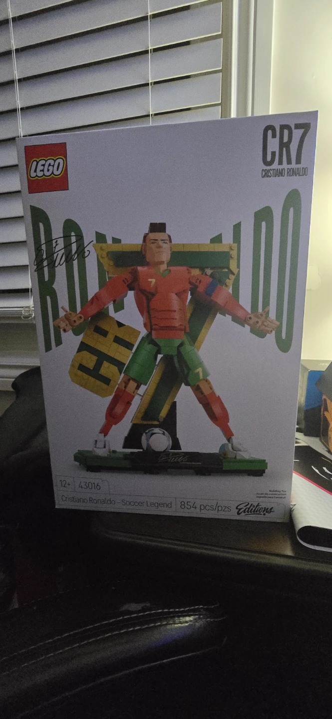 LEGO Cristiano Ronaldo Soccer Legend 43016