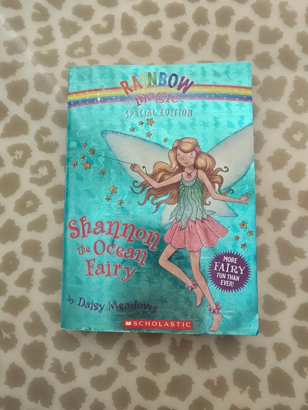 📚 (2) Rainbow Magic Chapter Books - photo 2