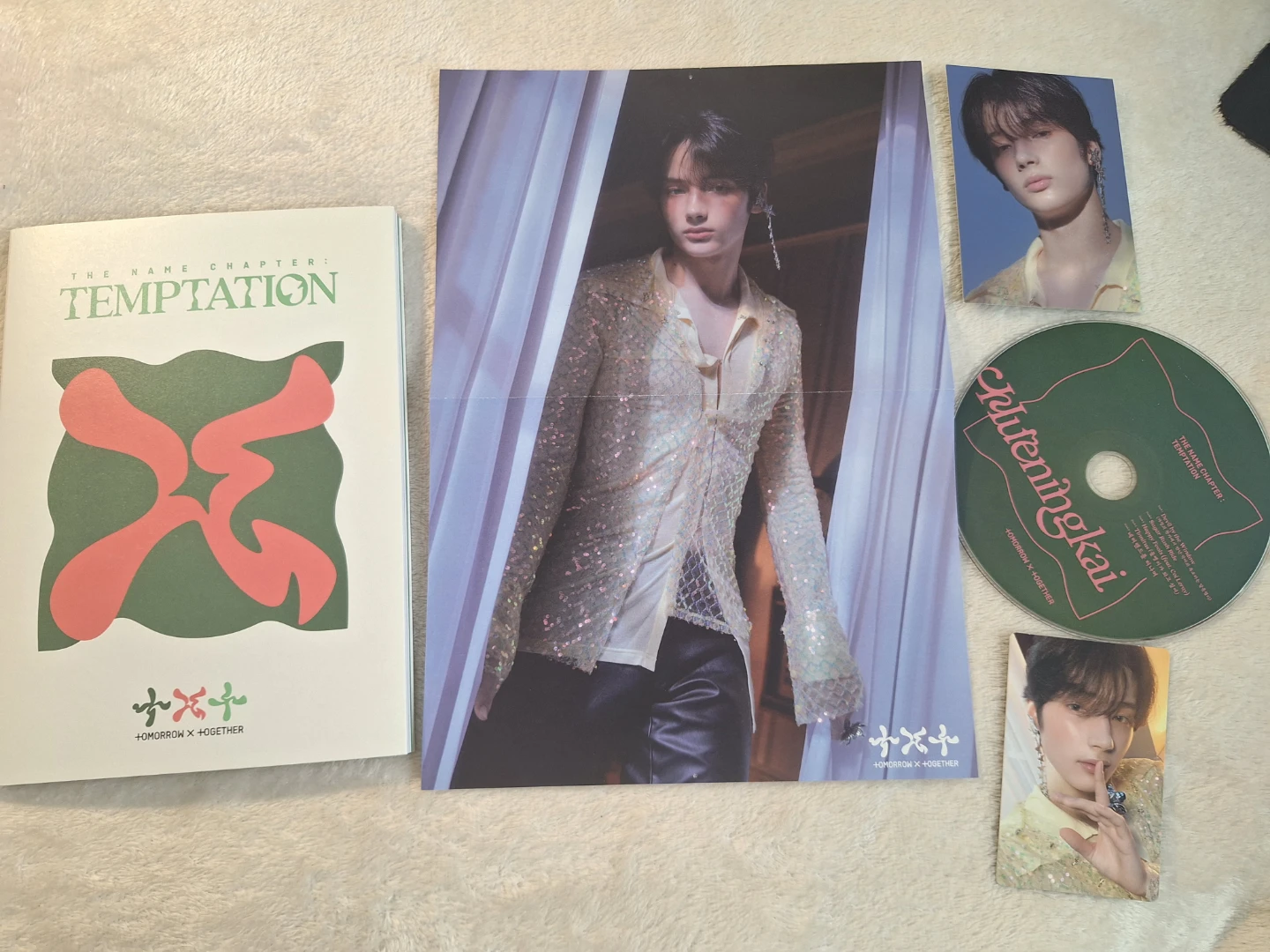 TOMORROW X TOGETHER (TXT) - THE NAME CHAPTER: TEMPTATION. - photo 2