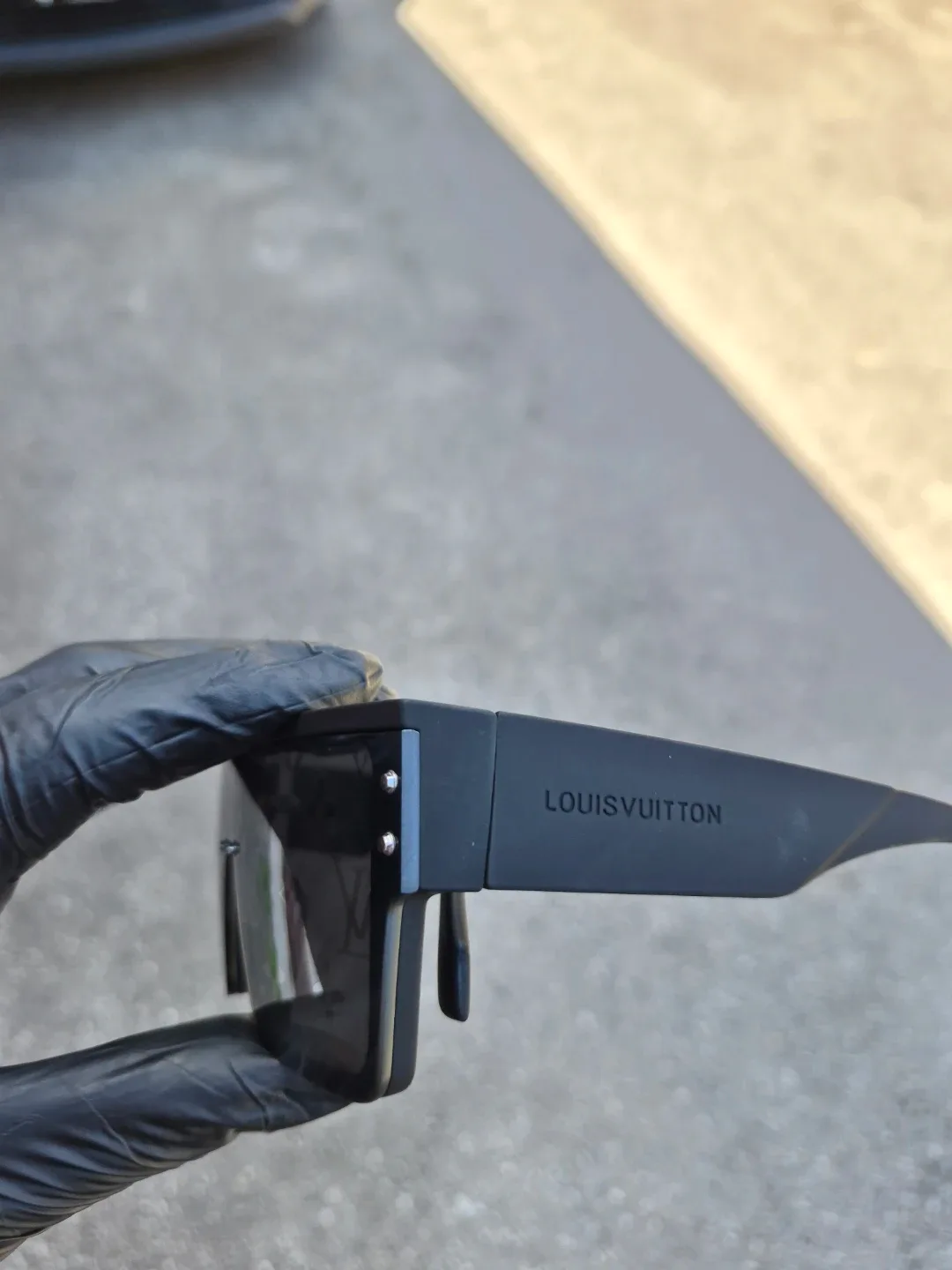 Louis Vuitton Sunglasses - photo 3