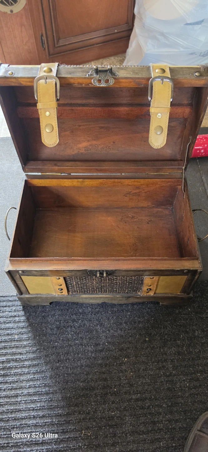 Vintage Style Decorative Wooden Storage Chest - photo 3