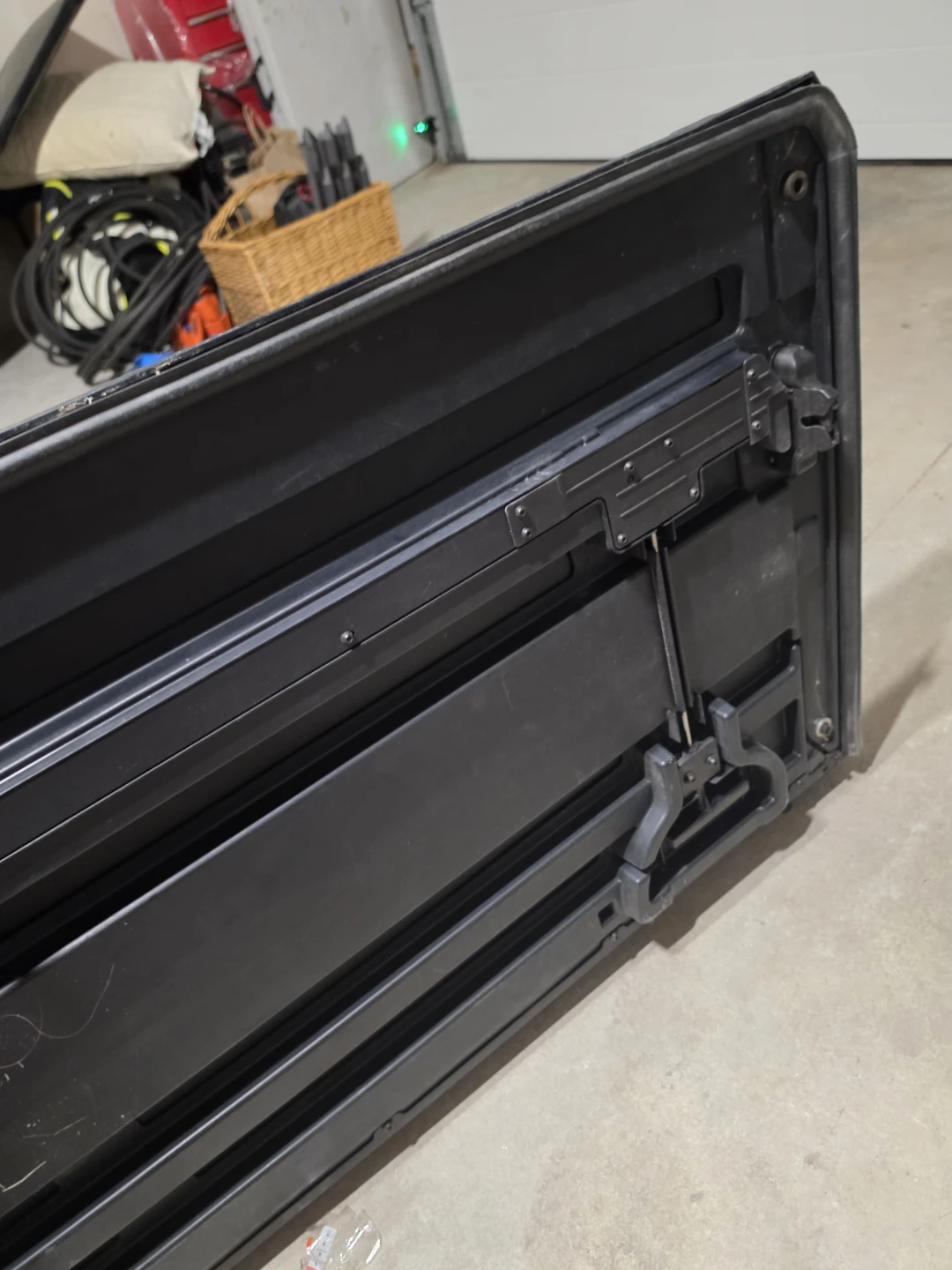 OEM Tacoma Folding Truck Bed Cover - photo 3