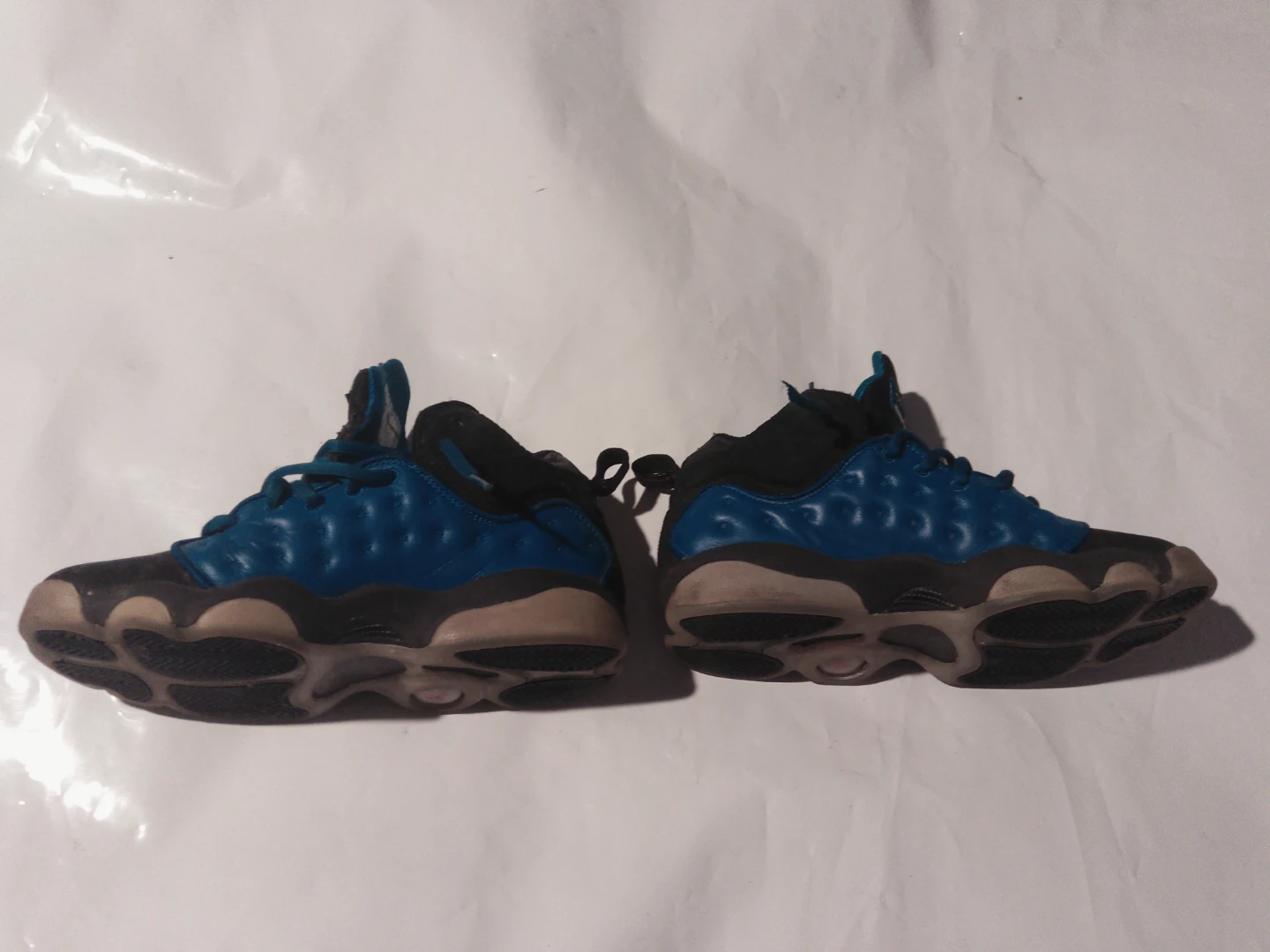 Jordan Basketball Shoes size 6y - photo 2