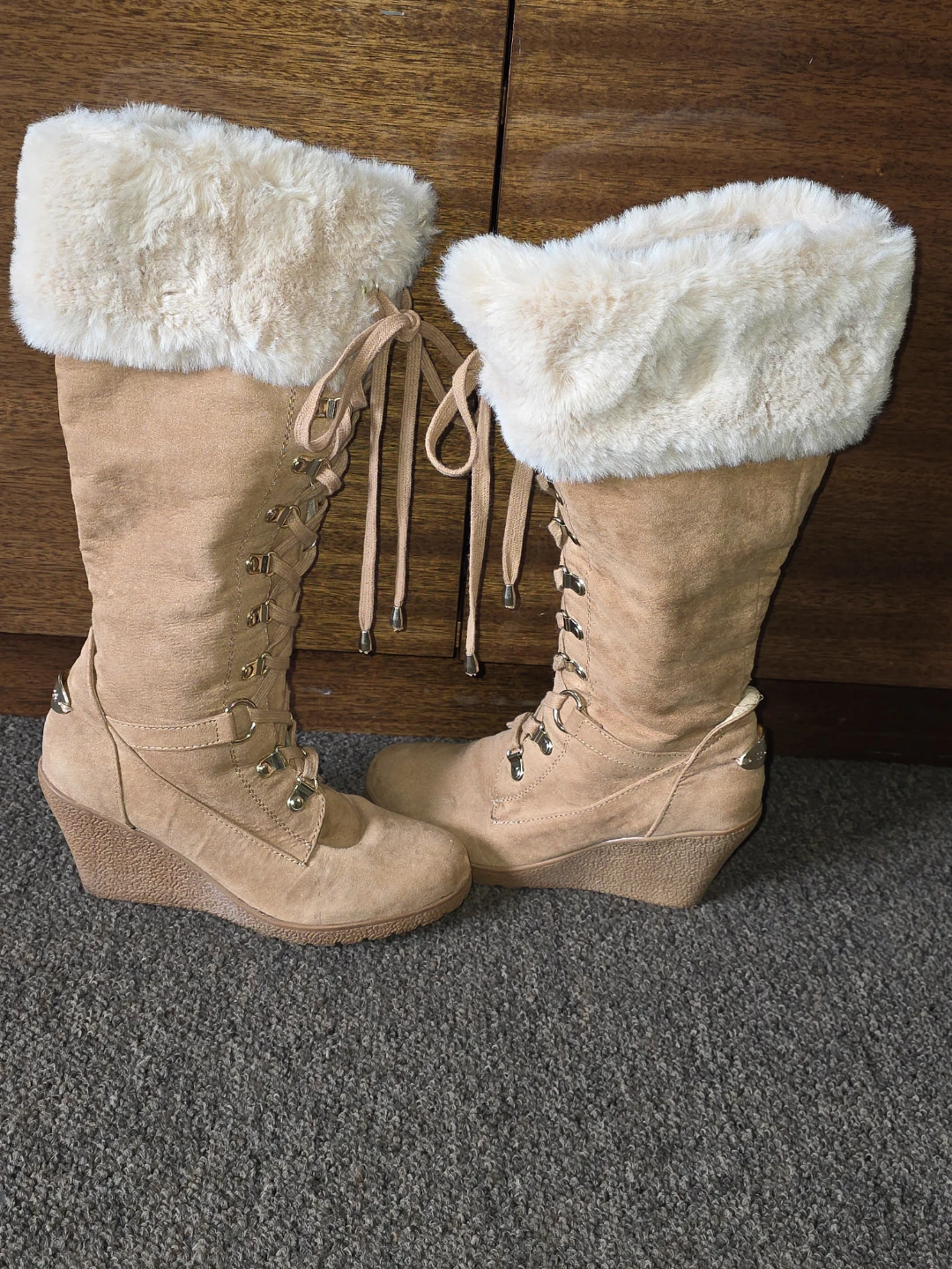Guess Tan Wedge Boots with Faux Fur Trim - photo 3