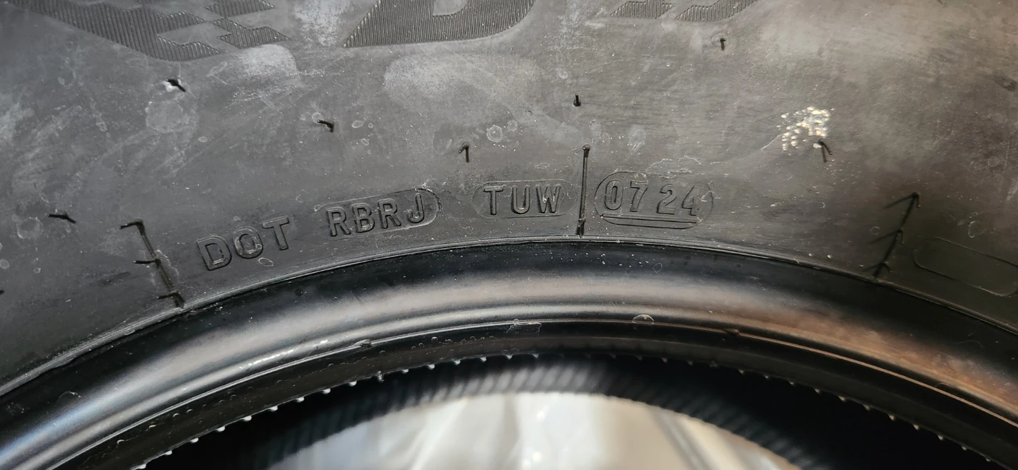 Bridgestone Turanza QuietTrack Tire 235/60R17 - photo 4