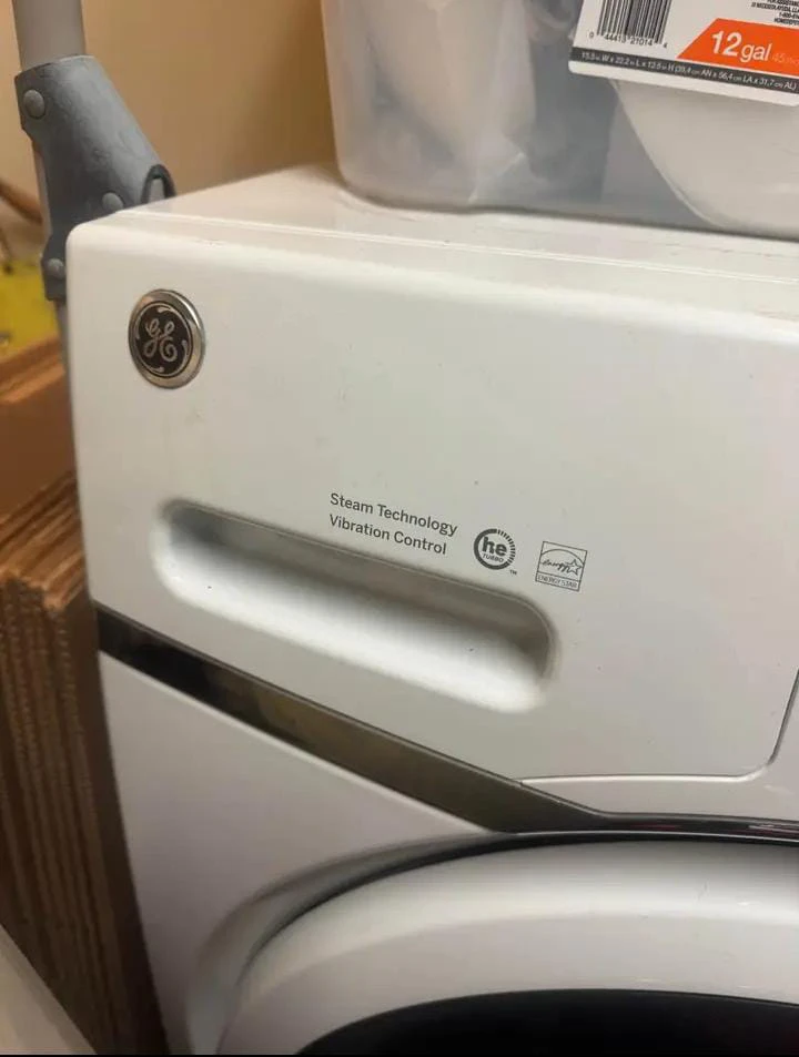 GE Steam Dryer with Vibration Control - photo 4
