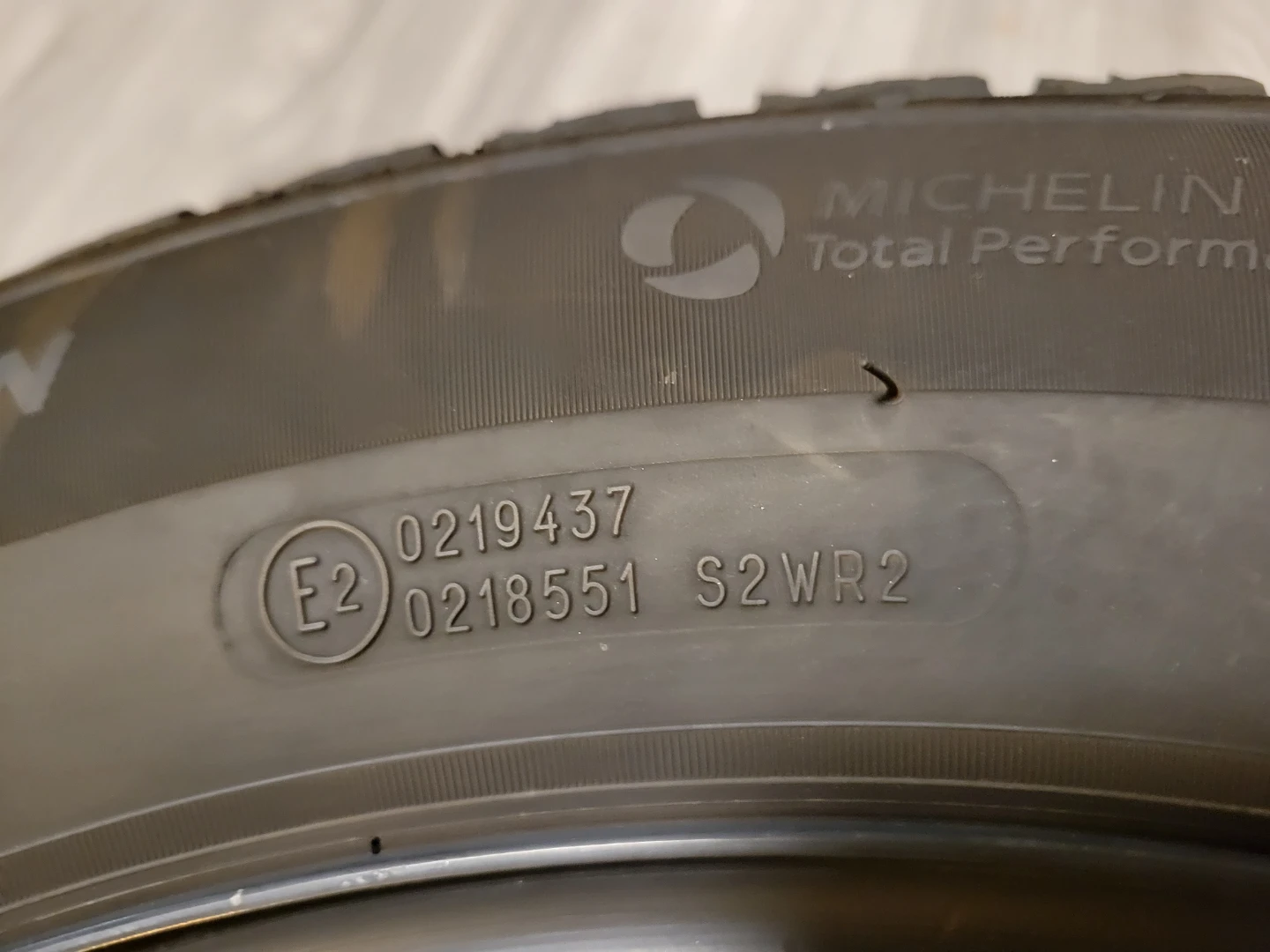 Set of 4 Michelin X-Ice Snow Winter Tires - photo 4