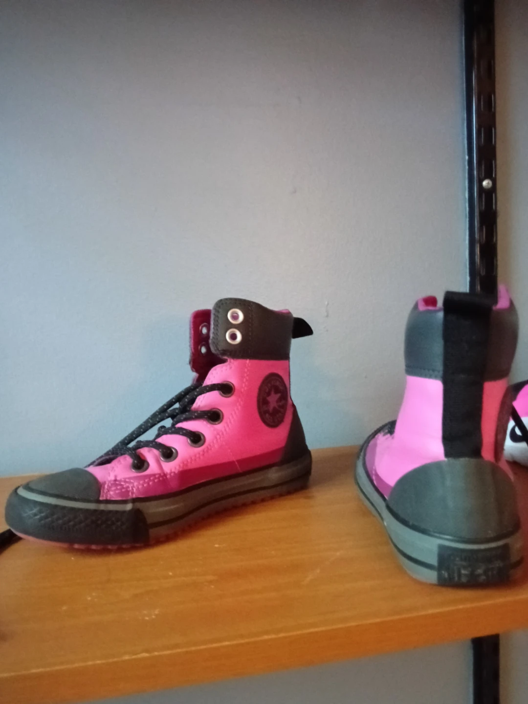 Converse size 13.5 sneakers kids